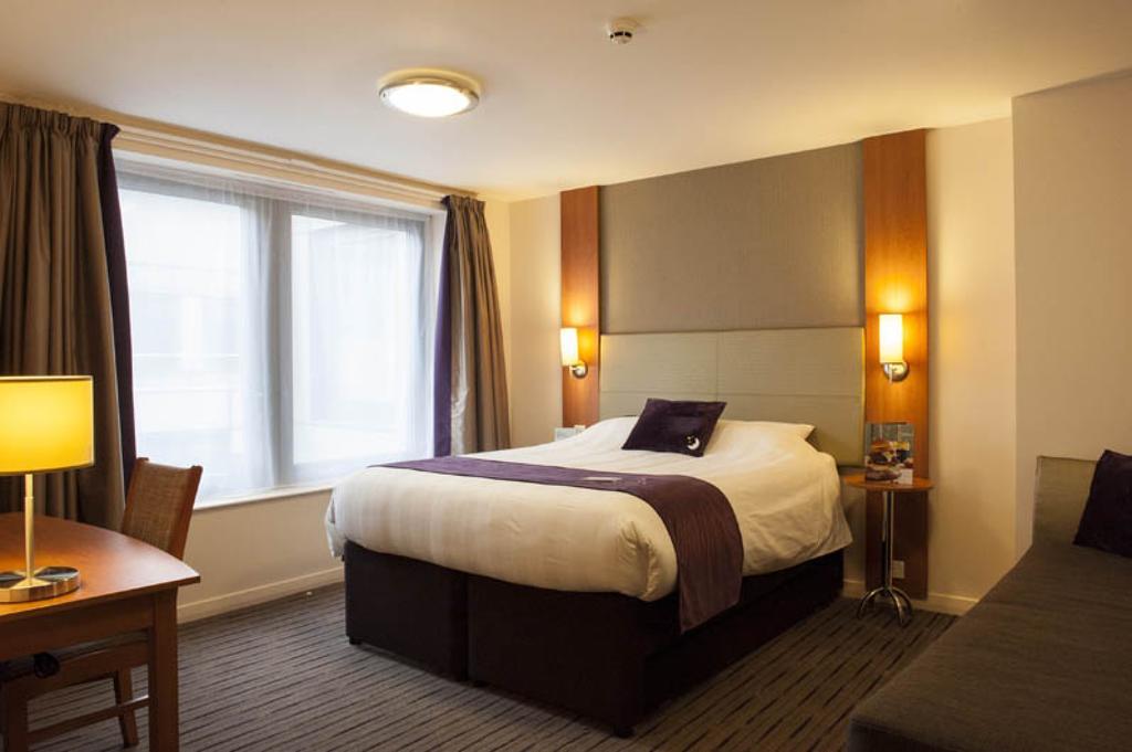 Premier Inn Wirral - Heswall Dış mekan fotoğraf