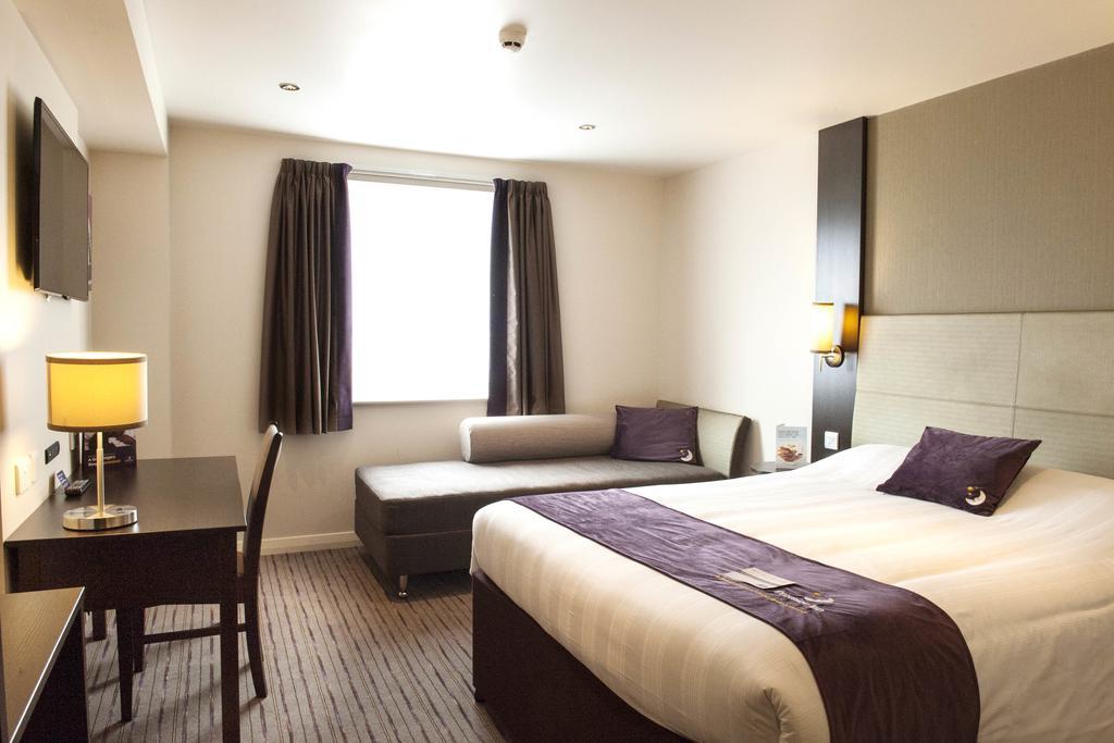 Premier Inn Wirral - Heswall Dış mekan fotoğraf