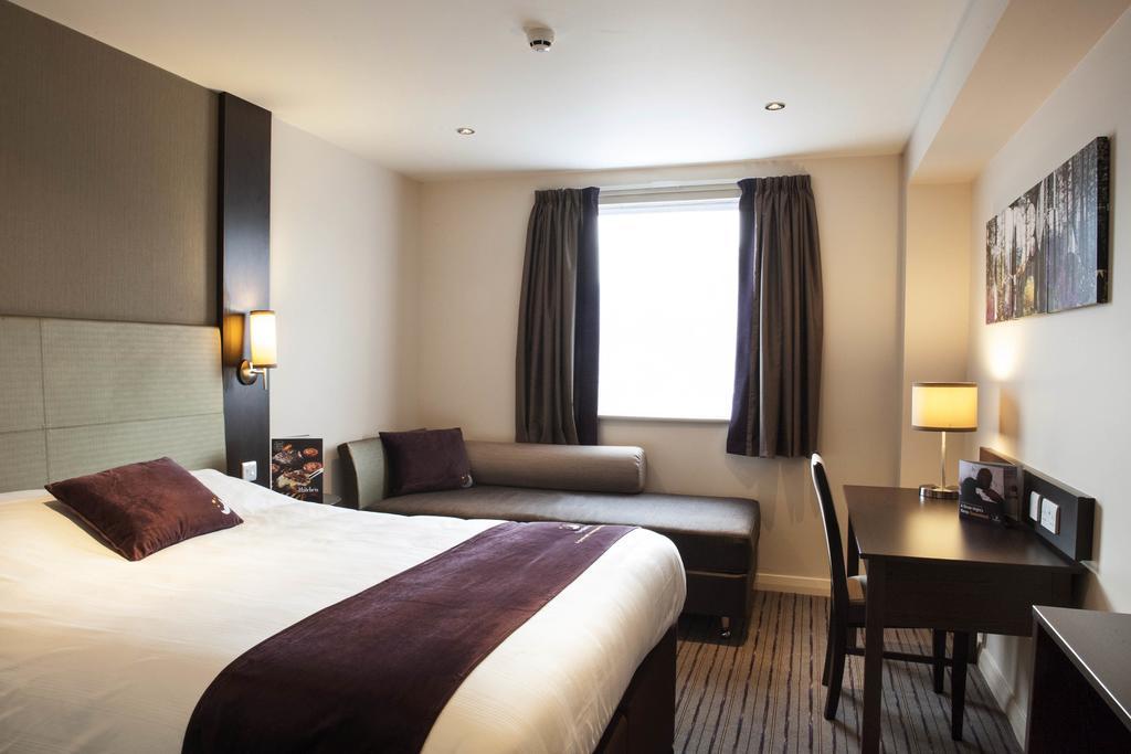 Premier Inn Wirral - Heswall Dış mekan fotoğraf