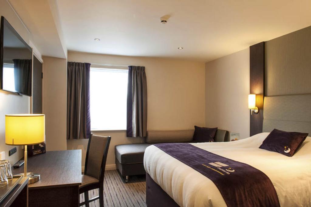 Premier Inn Wirral - Heswall Dış mekan fotoğraf
